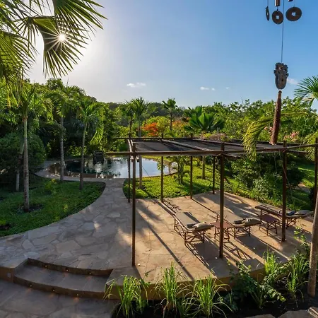 Tombo House Bed & Breakfast Diani Beach Exterior photo