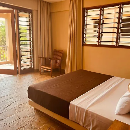Tombo House Bed & Breakfast Diani Beach Exterior photo