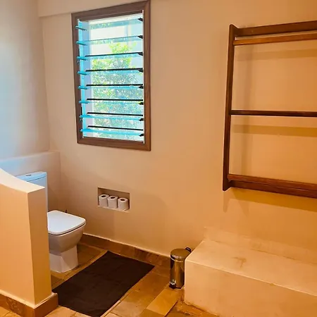 Tombo House Bed & Breakfast Diani Beach Exterior photo