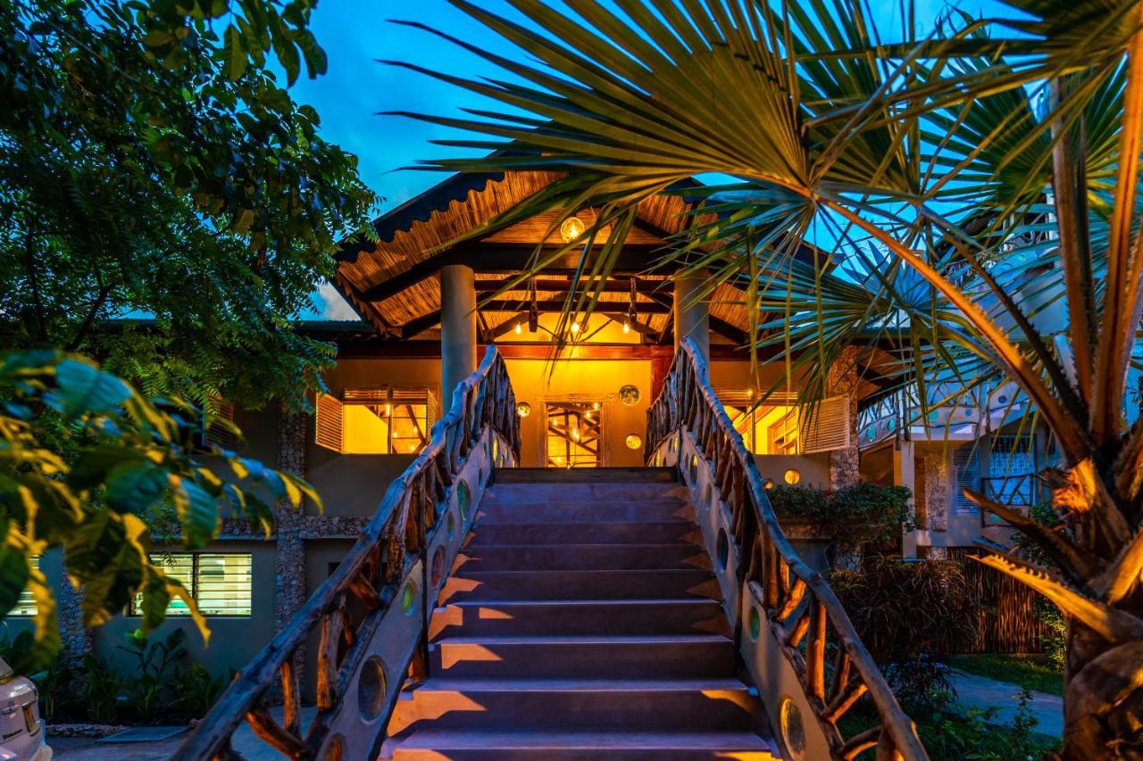 Nocleg ze śniadaniem Tombo House Diani Beach